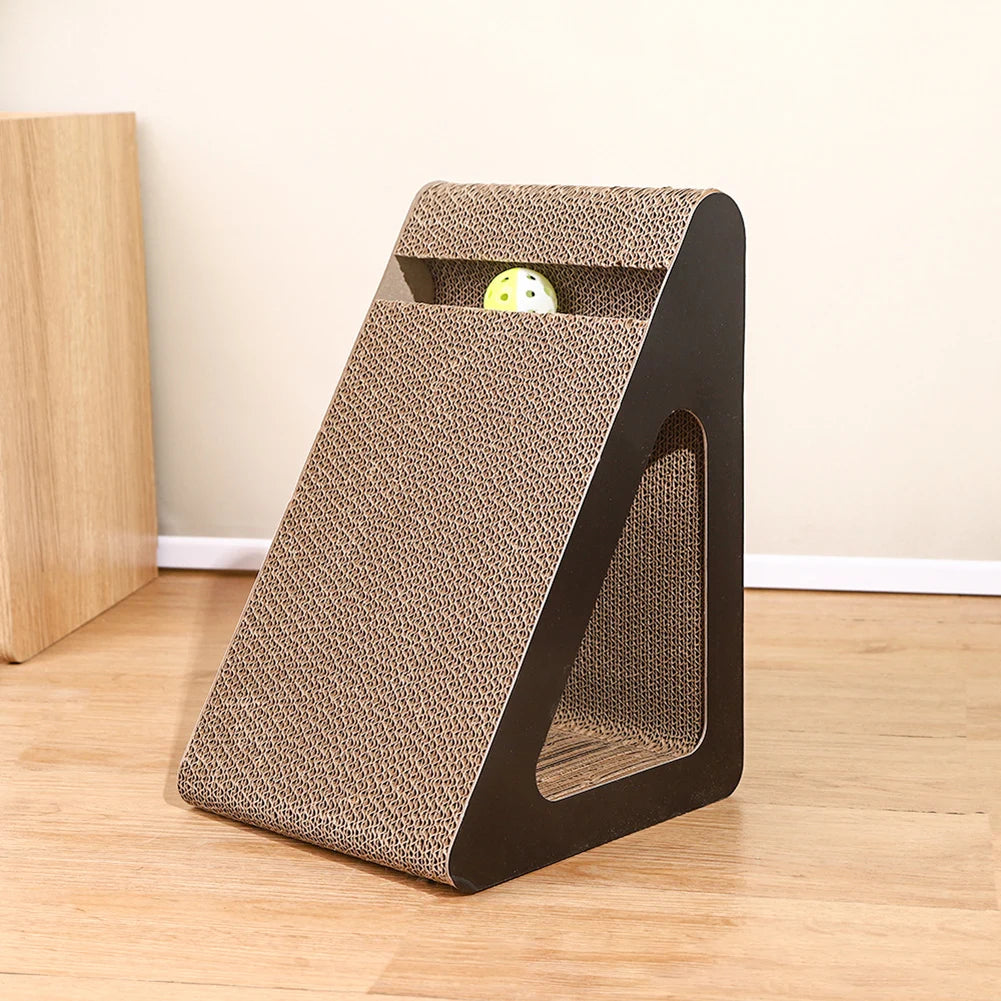 Griffoir Design Triangulaire avec Balle Tournante pour Chat